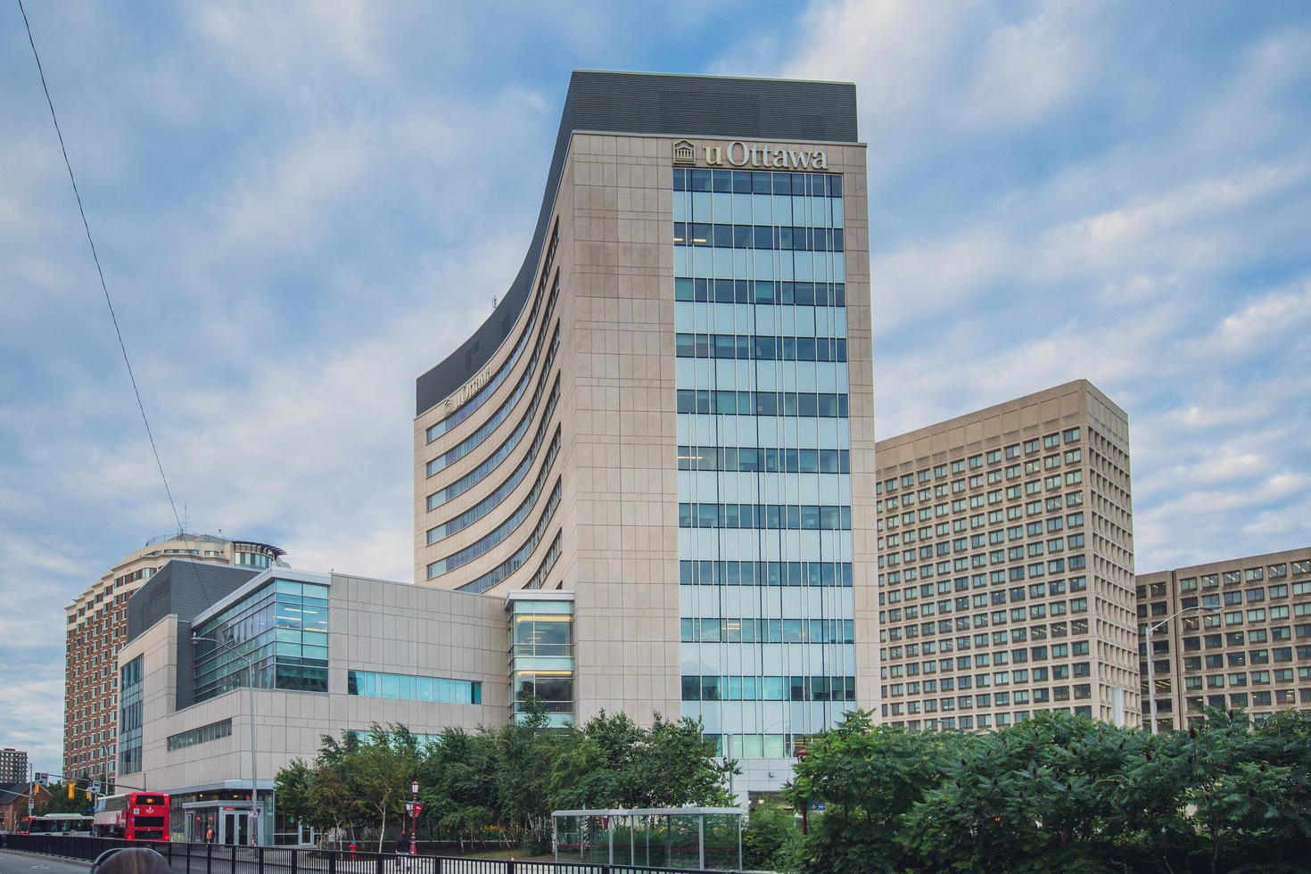 Desmarais building