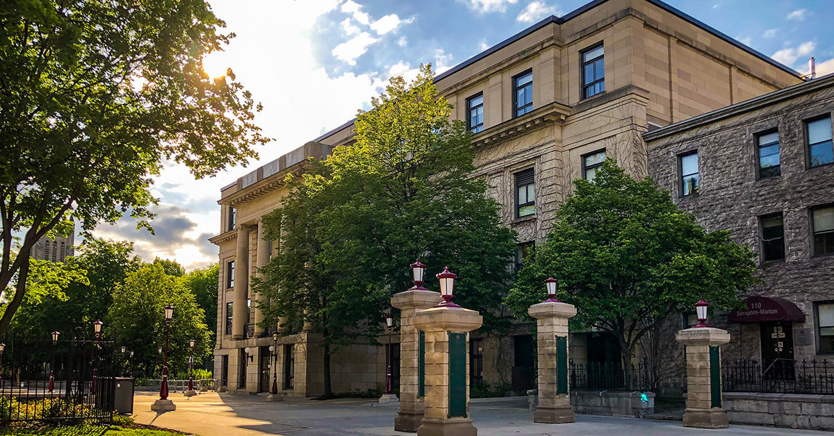 uOttawa campus on a sunny day