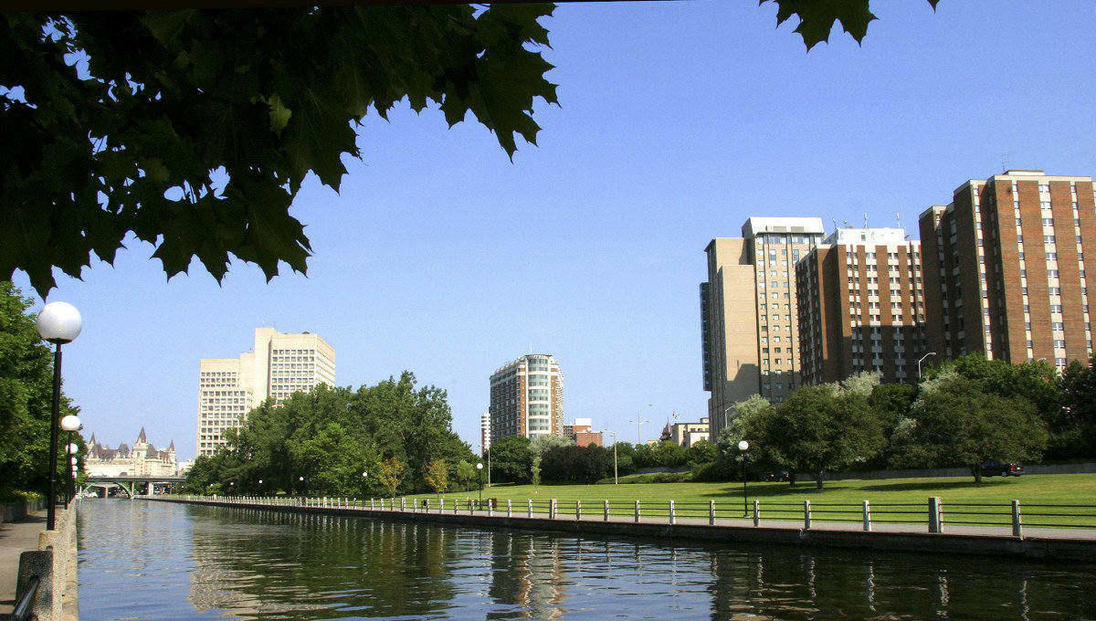 uOttawa near the Rideau canal