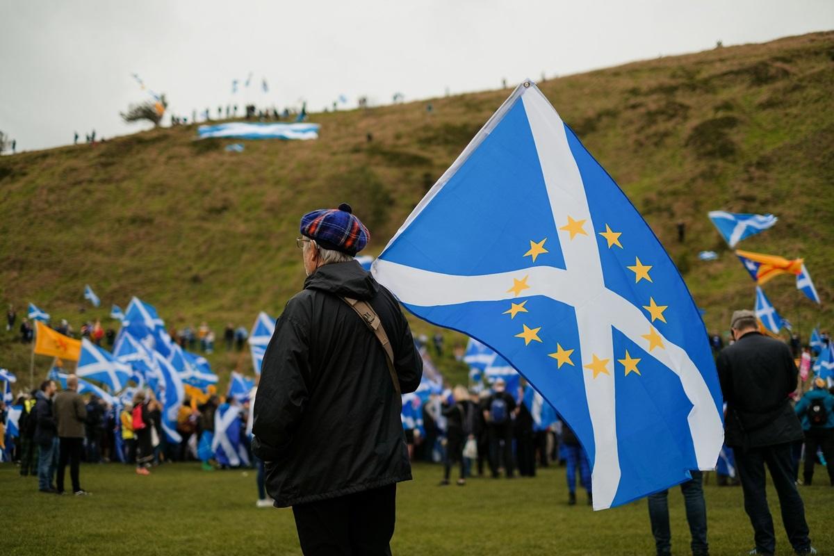 Man marching in All Under One Banner movement to support Scottish Independence