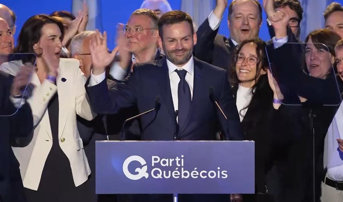 PQ leader Plamondon at podium for victory speech
