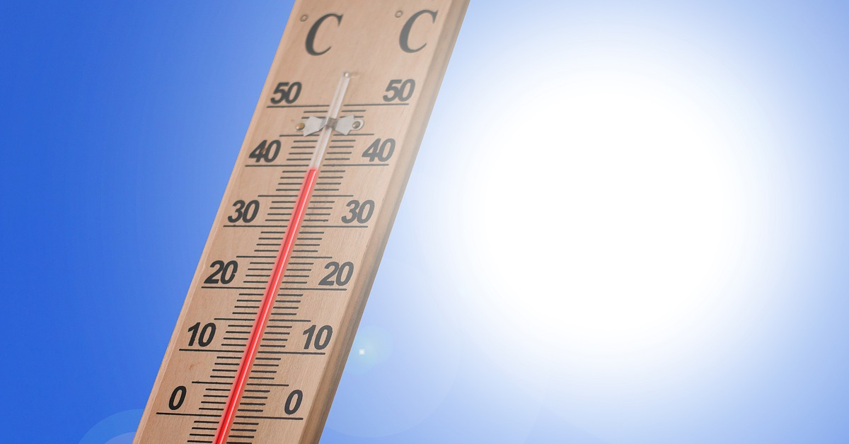 Thermometer showing intense heat.