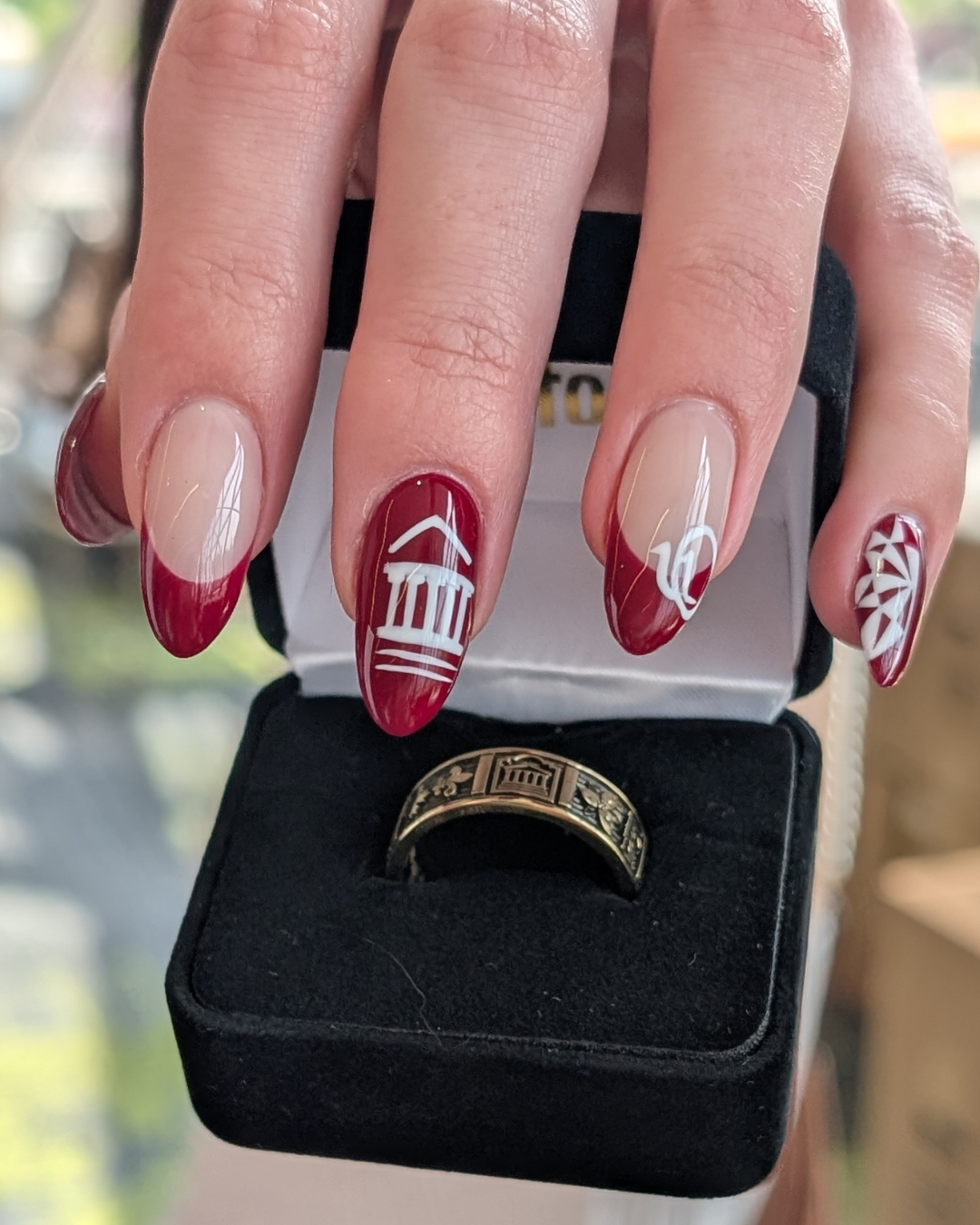 uOttawa ring and case