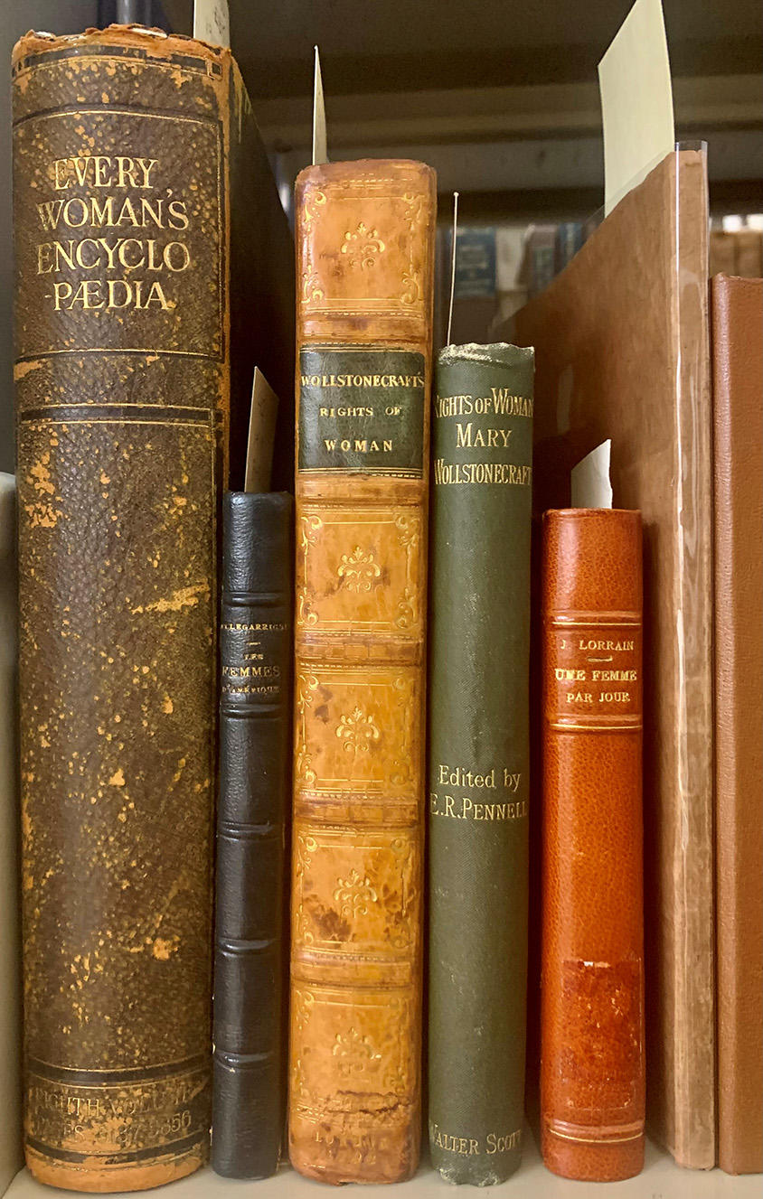 A Vindication of the Rights of Woman (1792) [HQ 1596 .W6 1792] - Sur les tablettes de la Bibliothèque de l'uOttawa