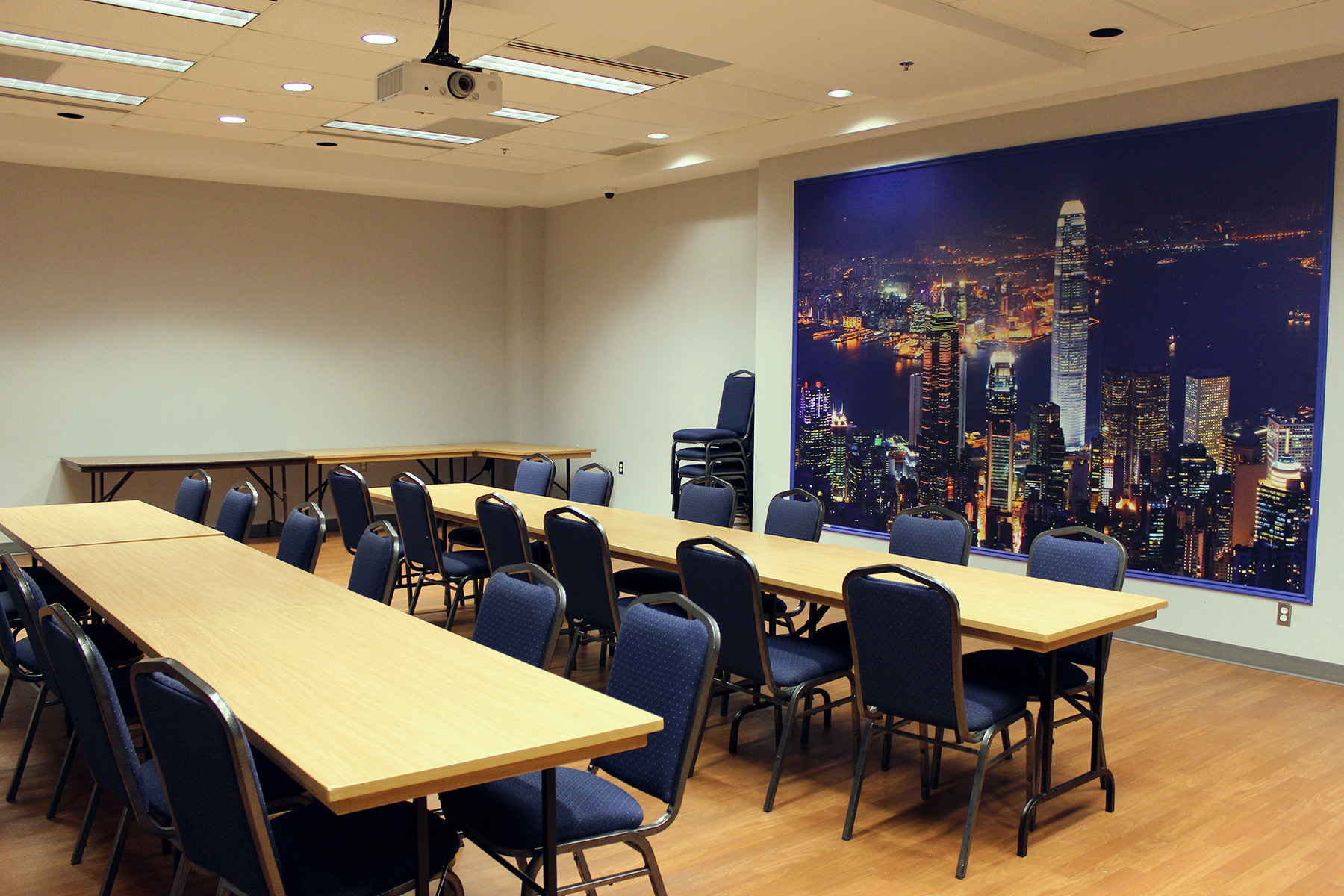 Meeting room in 90U