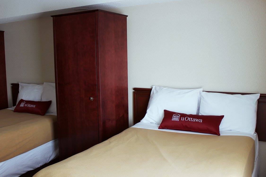 Double bed room at Rideau residence