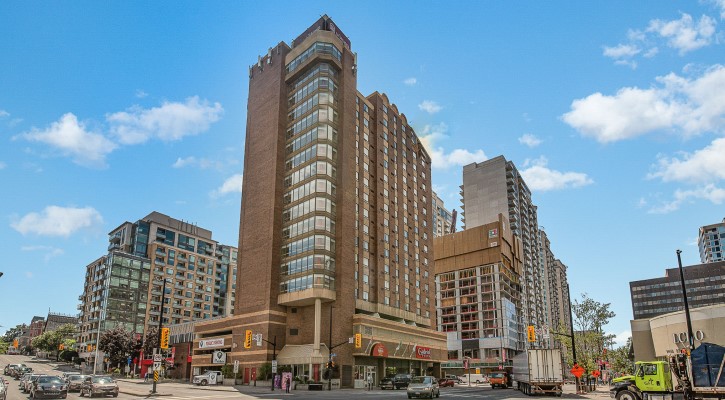 Rideau outside view