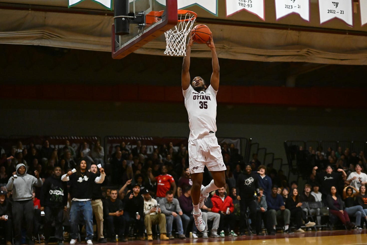 Gee-gees men's basketball game 
