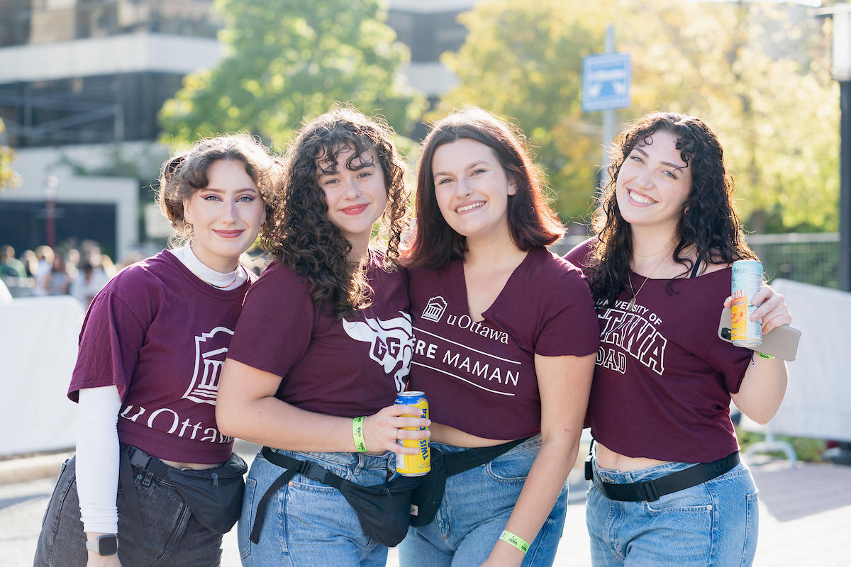 students wearing gee-gees shirts