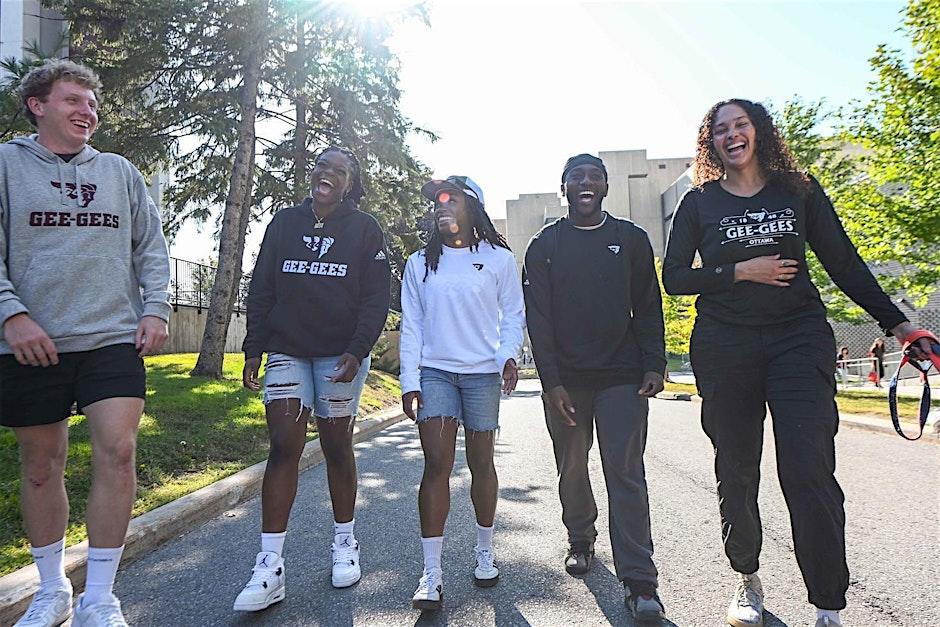 Boutique éphémère des Retrouvailles uOttawa