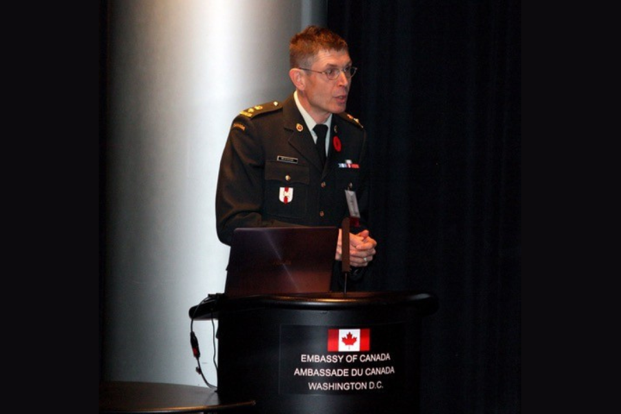 Le Dr Markus Besemann lors d'une conférence sur la réadaptation organisée par le service des affaires publiques de l'ambassade du Canada à Washington.