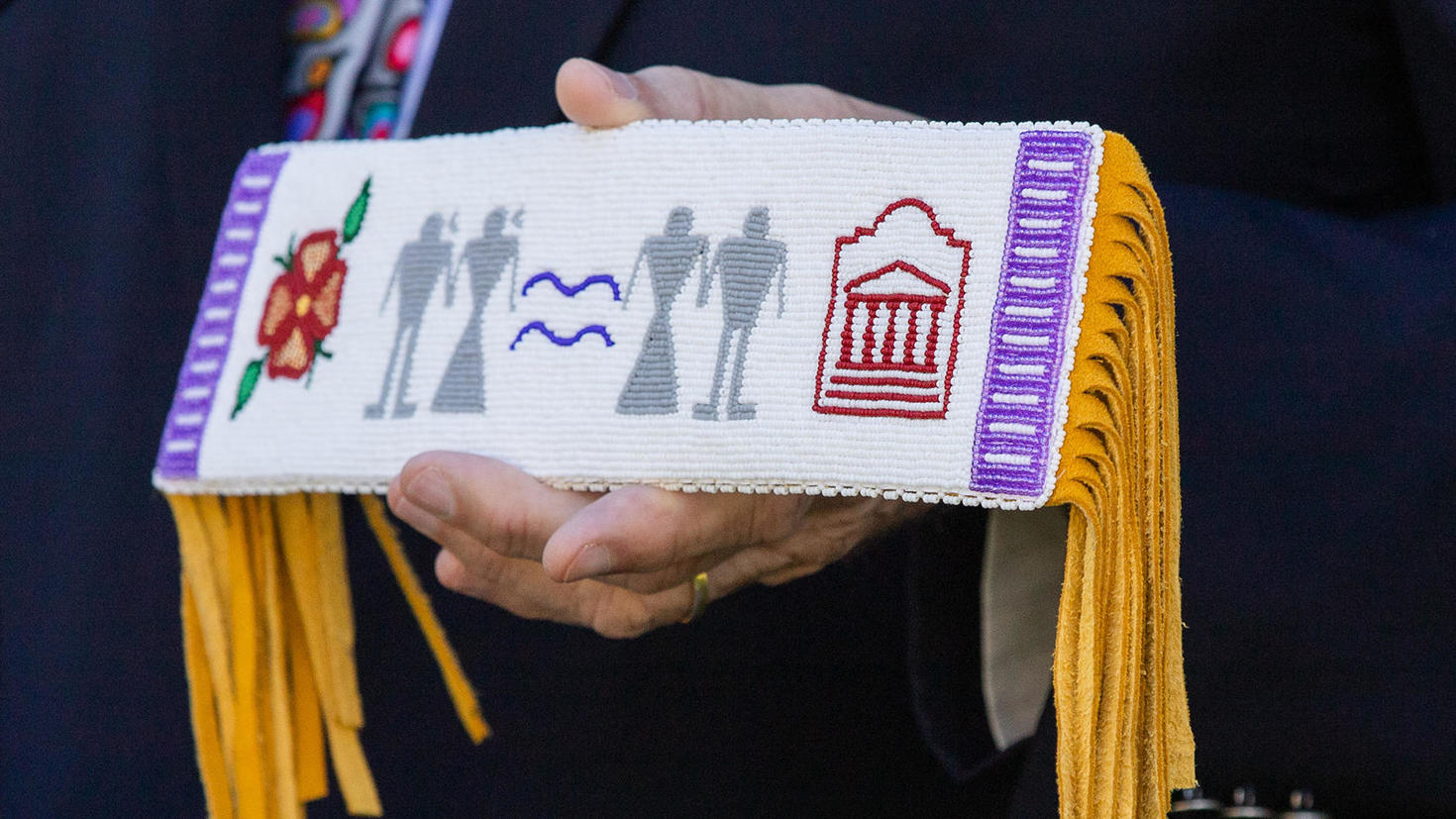 Broderie perlée autochtone 
