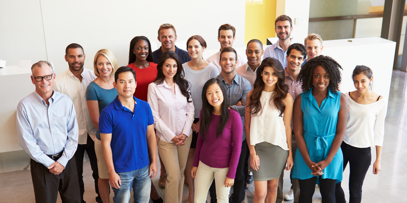 Groupe d'étudiants souriants