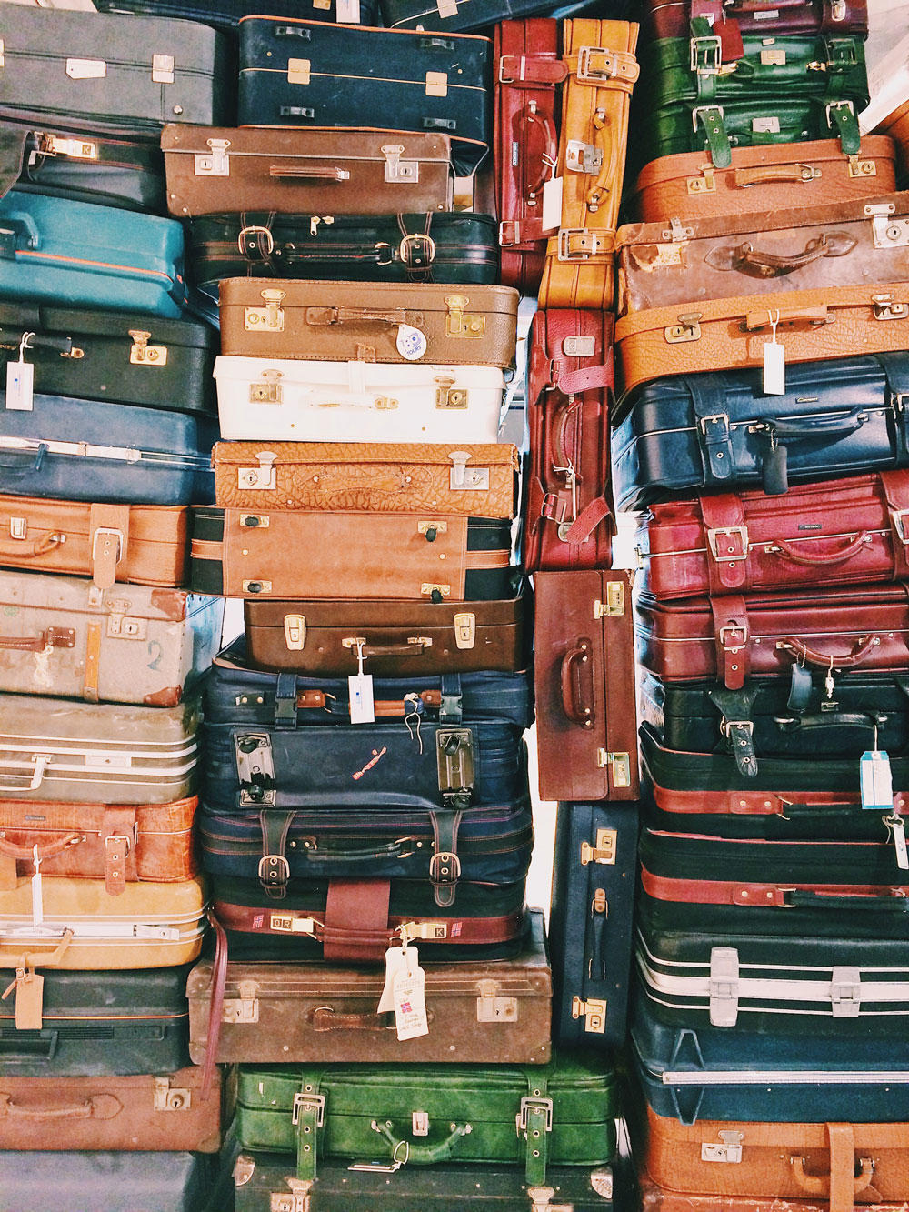 Valises de voyage empilées