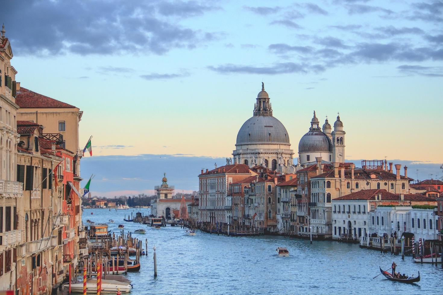 Landscape photo of venise