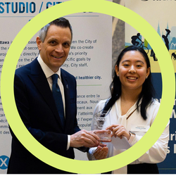 étudiante CitéStudio avec le maire