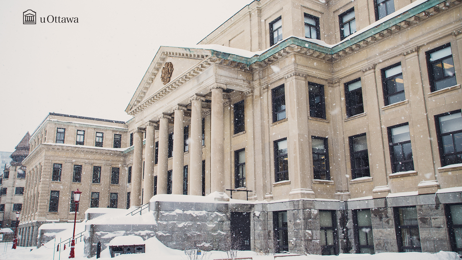 Édifice Tabaret à l'hiver