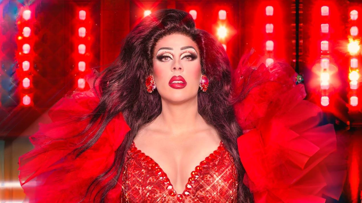 Adrianna Exposée, Drag queen