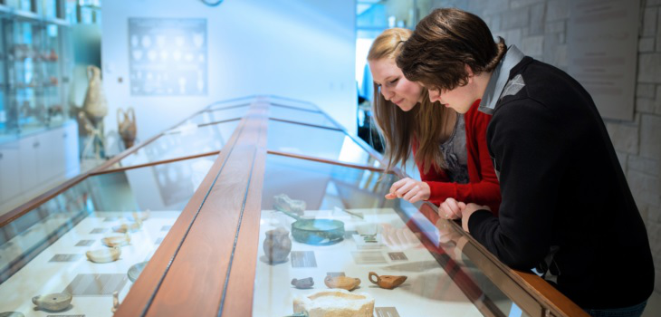 Étudiant au musée