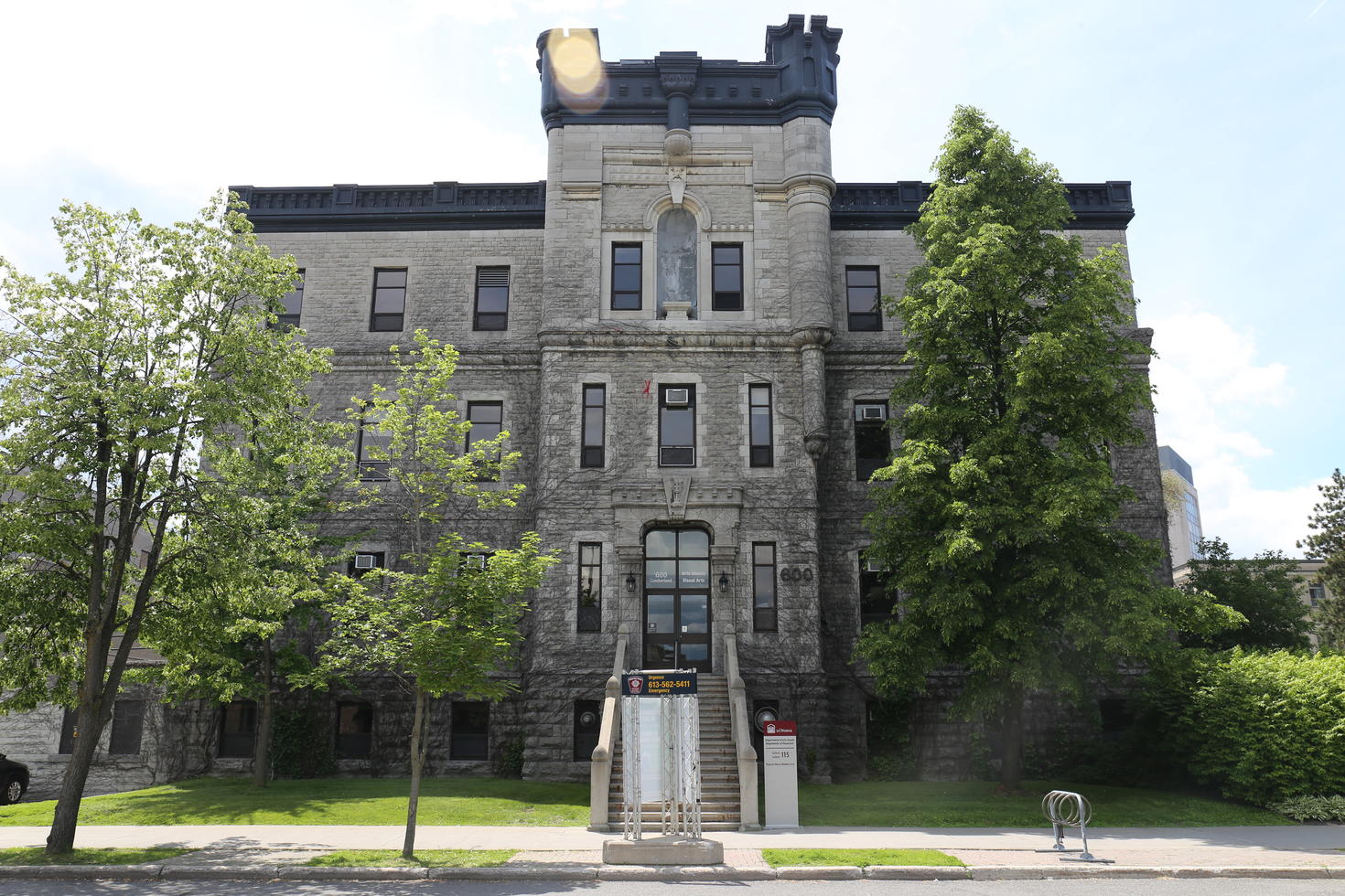 100, avenue Laurier Est