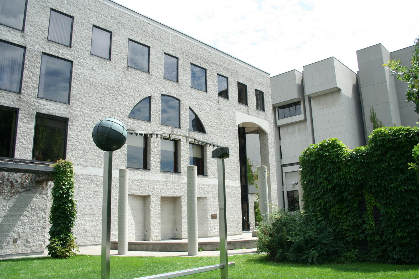 Pérez Hall