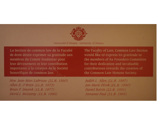 plaque des noms du comité fondateur