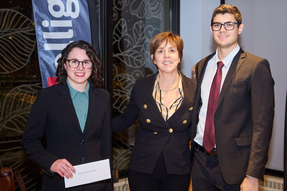 Grace Harangozo et Greg Lee avec Tracy Lyle, associée chez Nelligan Law