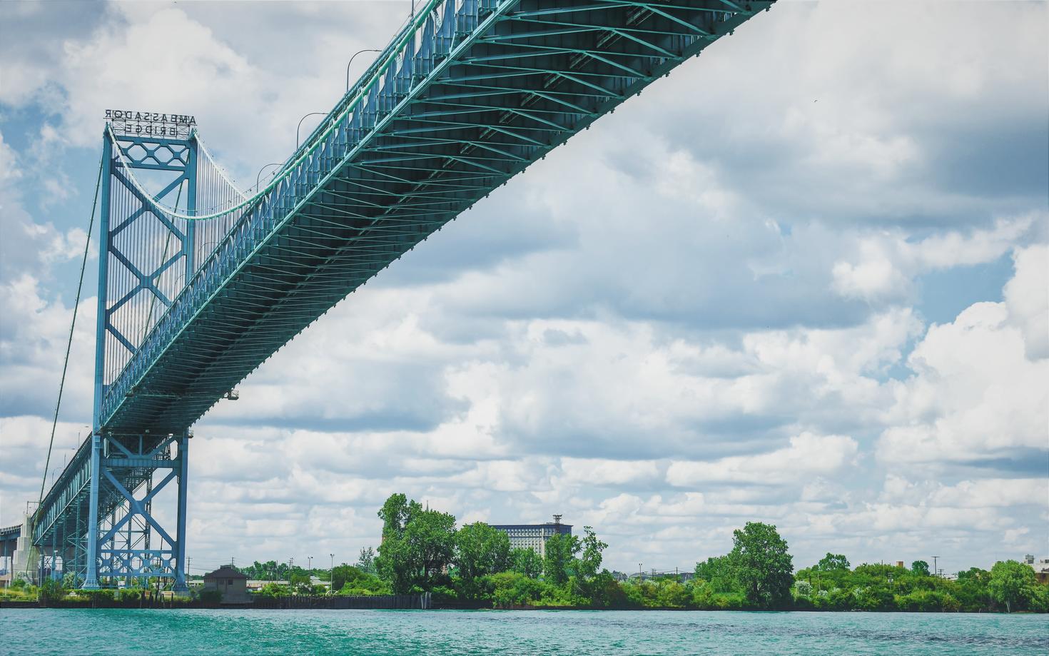 Pont Ambassador.