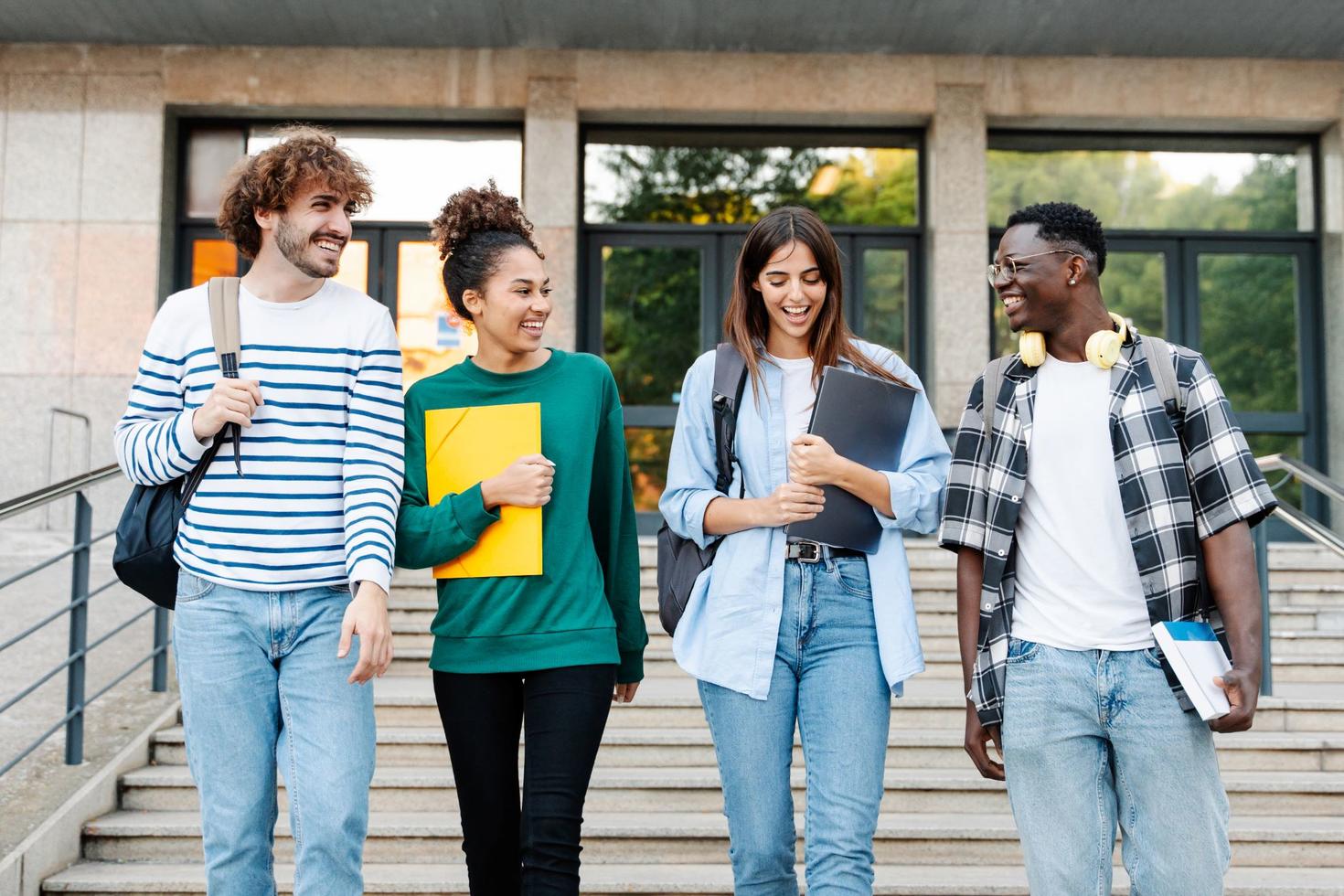 Etudiants conversant