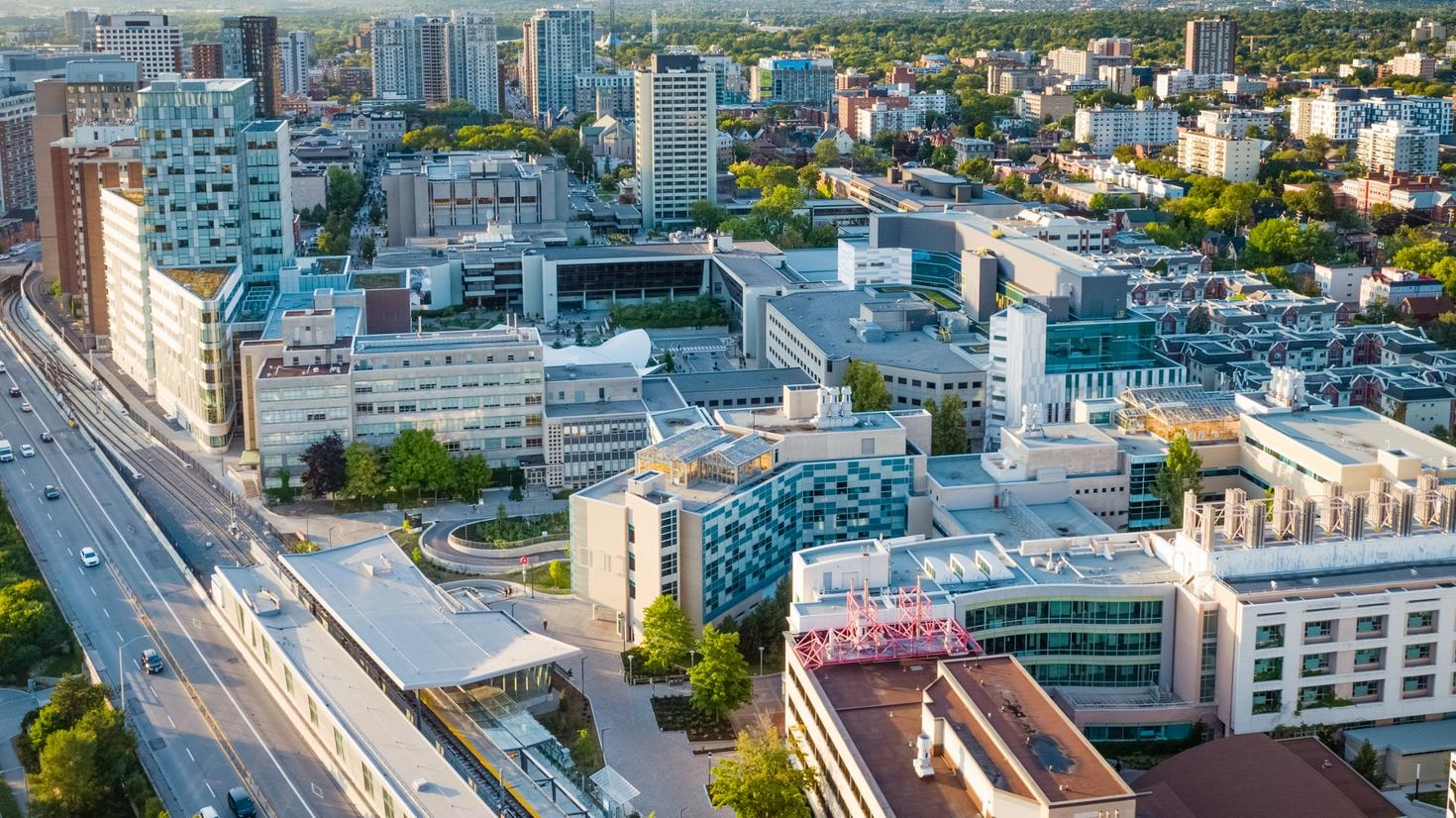Vue aérienne du campus de l'Université d'Ottawa.