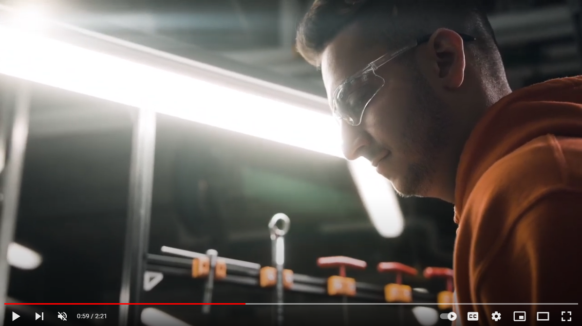 Conception de l'ingénierie pour les clients, toujours en vidéo.