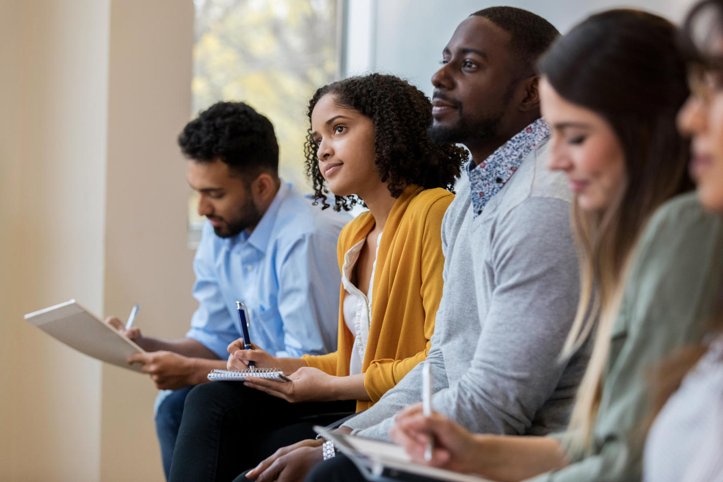 étudiants prenant des notes