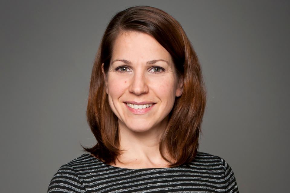 Dr Nadine Wiper-Bergderon