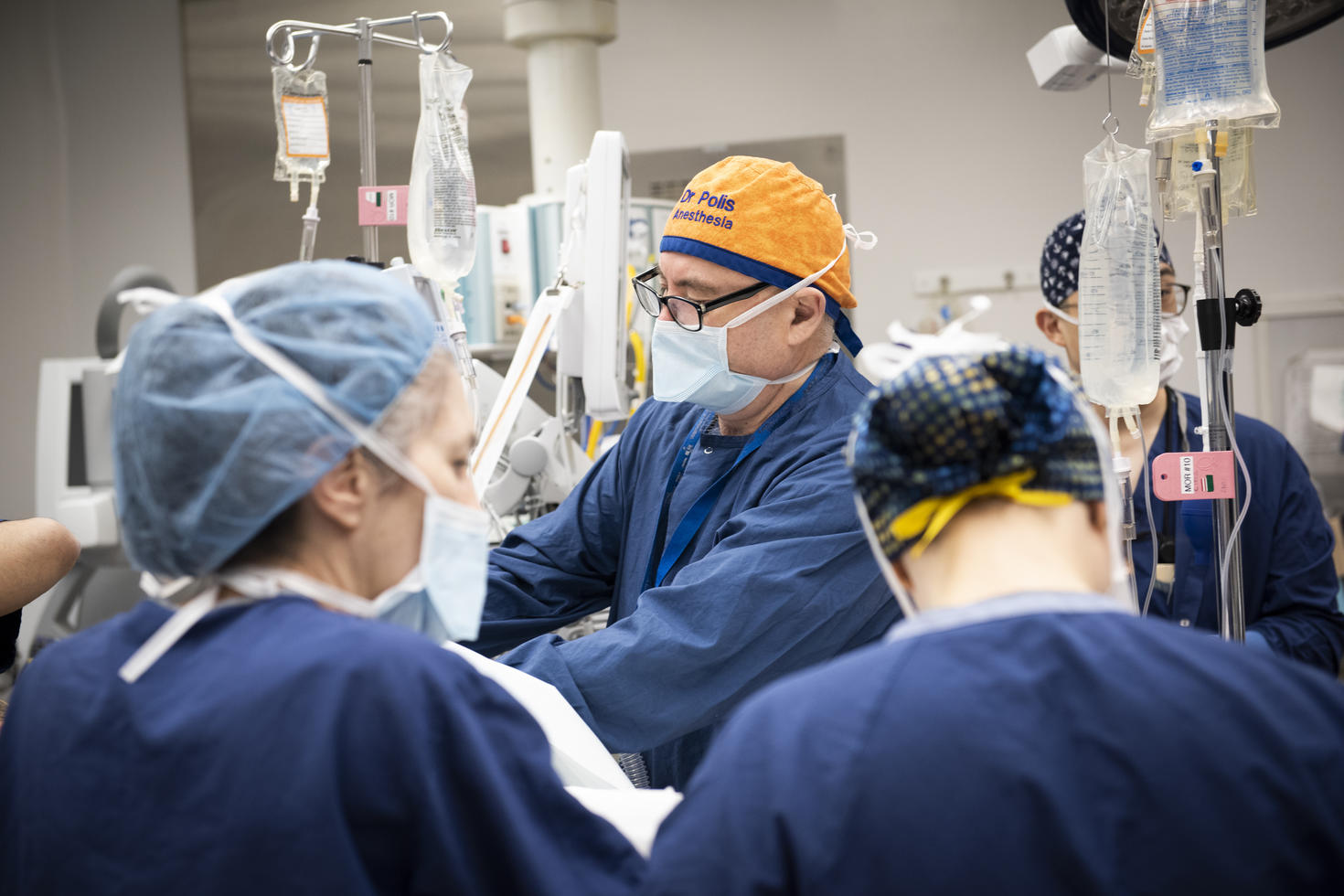 médecins pratiquant des interventions chirurgicales