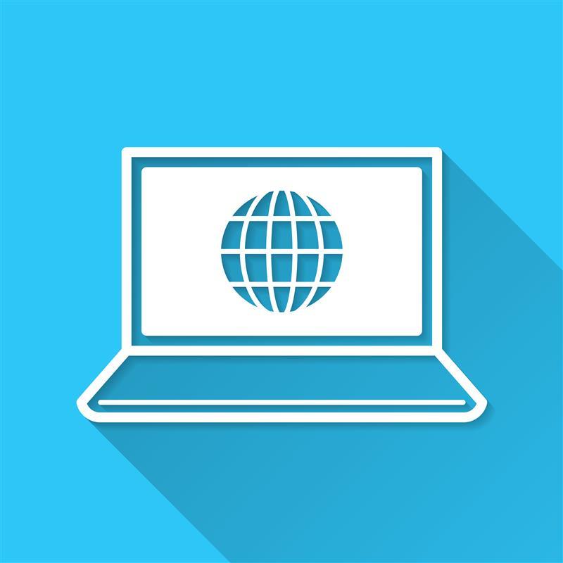 Icône blanche d’« Ordinateur portable avec un globe » dans un style de graphisme plat, isolée sur un fond bleu et avec un effet d’ombre longue.
