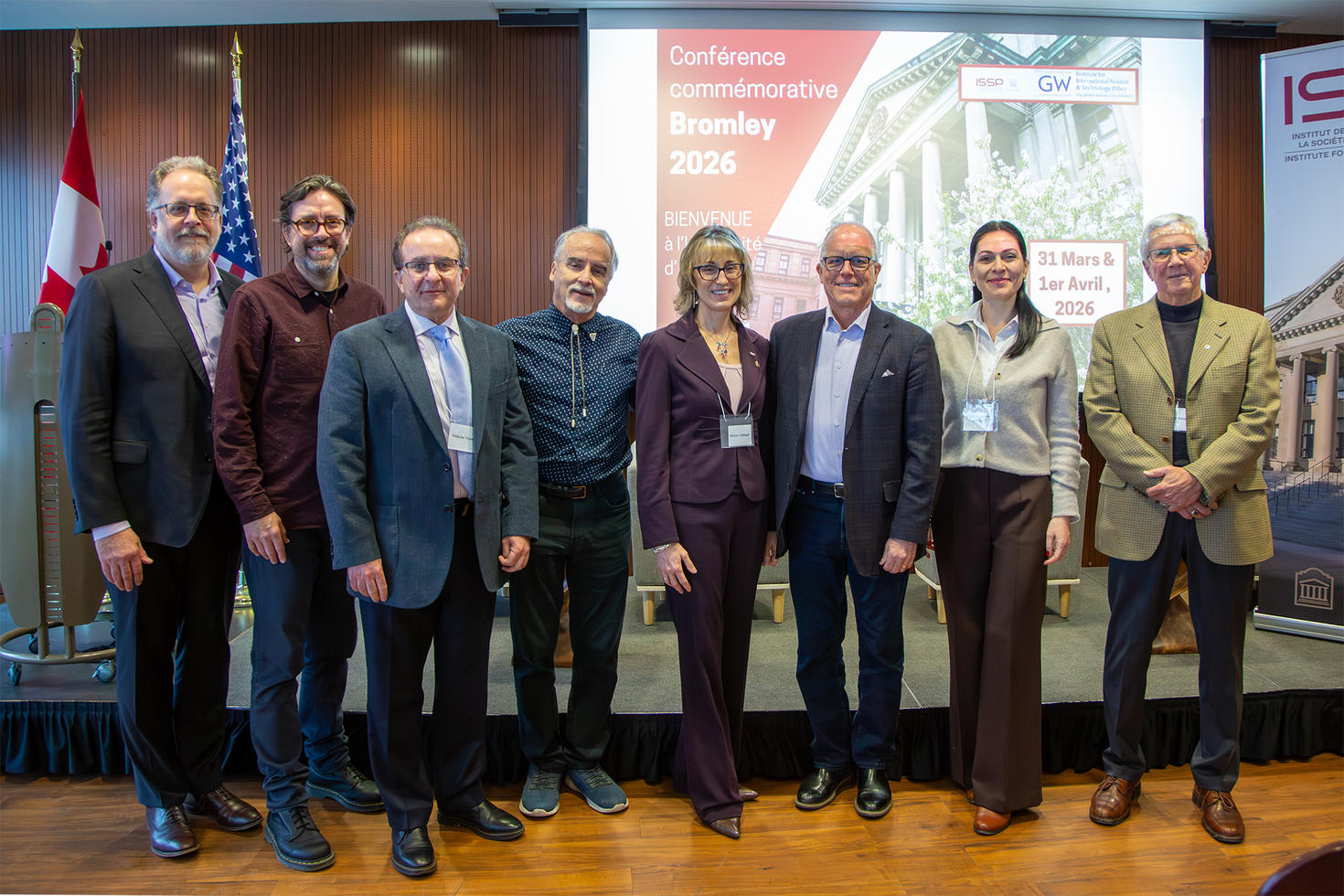 Photo de groupe d' intervenant.e.s de la Conférence et de l'événement commémoratif Bromley 2026