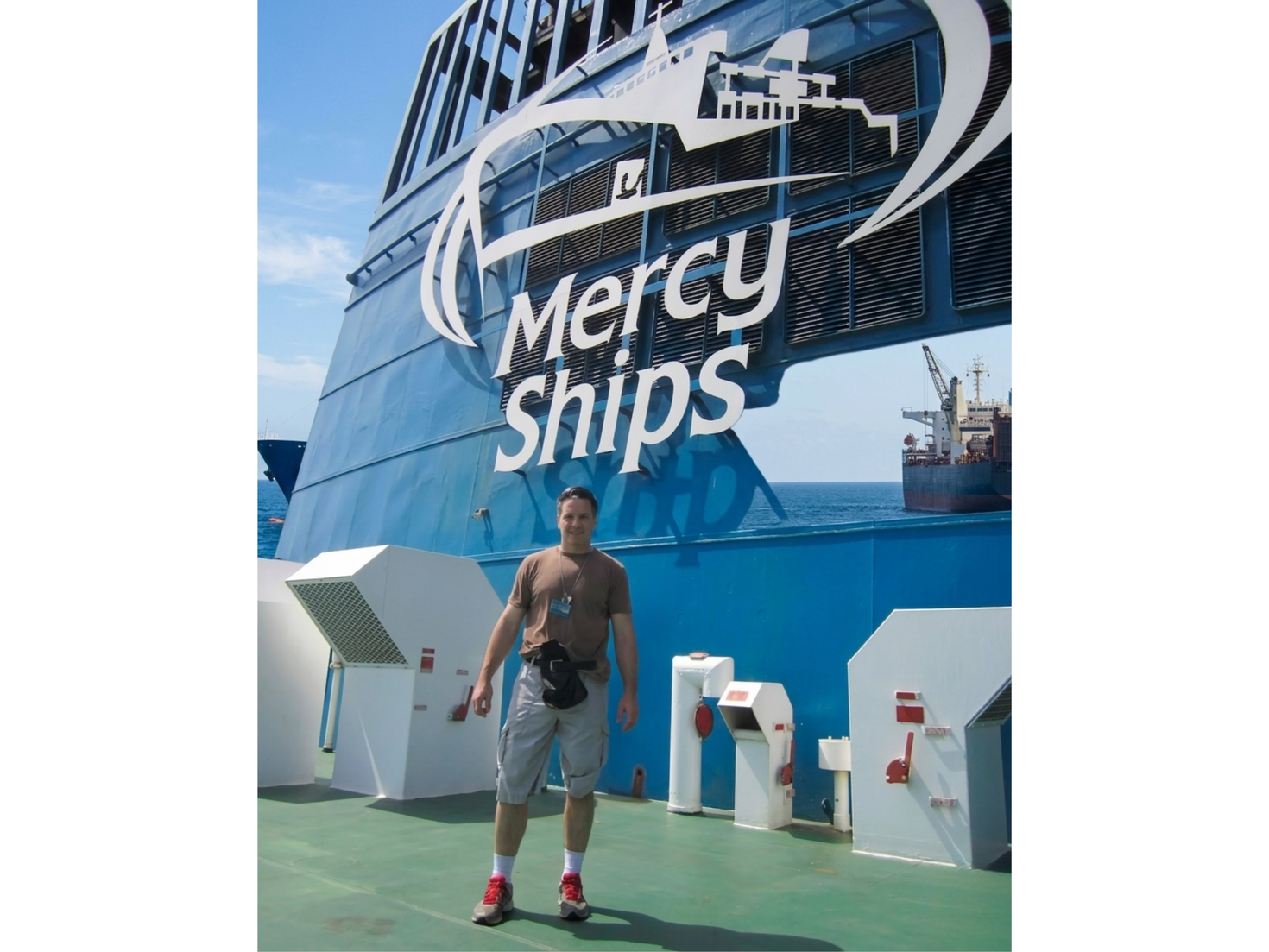Dr Kirkpatrick alors qu’il était chirurgien à bord du navire-hôpital Mercy Ship, au Togo, en Afrique de l’Ouest, en 2013.