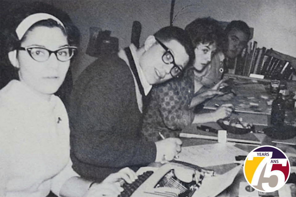 Des étudiants en médecine de l’Université d’Ottawa étudient ensemble en 1964.