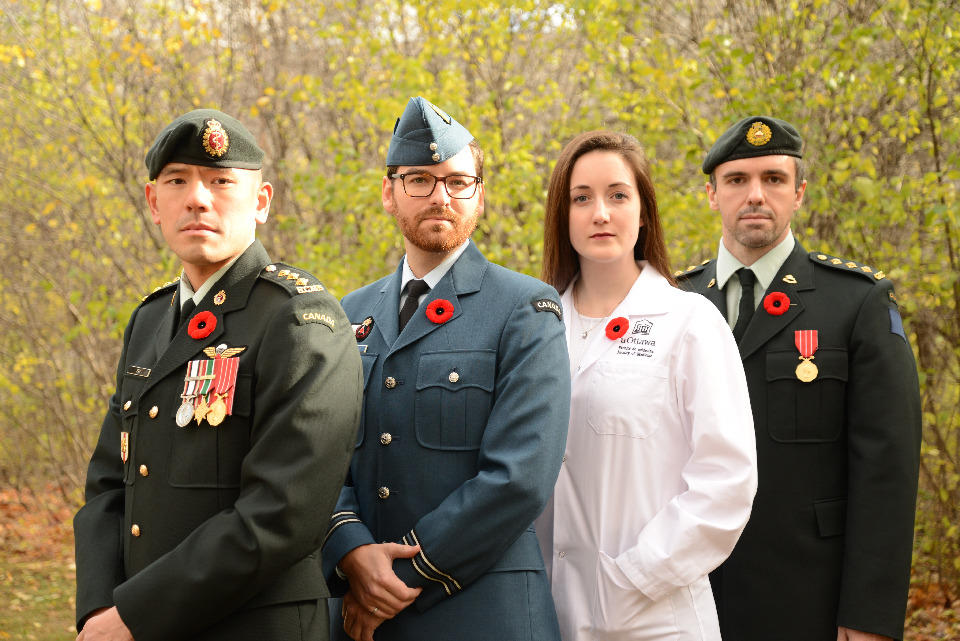 Photo de Capitaine Victor Pak, Capitaine Nicolas Ouellet, Sous-lieutenant Courtney Guy et Capitaine Vincent Laframboise.