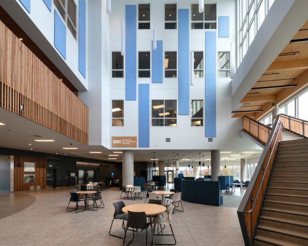 Une vue de l'intérieur de notre nouveau bâtiment