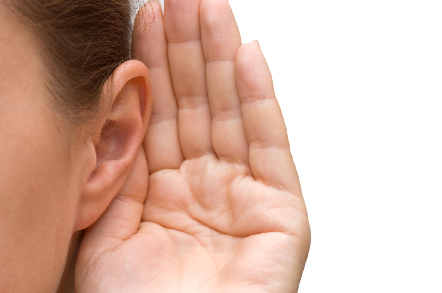 Main sur l'oreille, symbolisant l'audition.