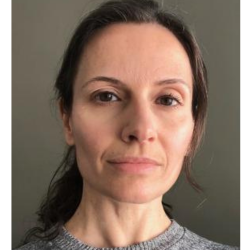 Professeure Amélie Perron 