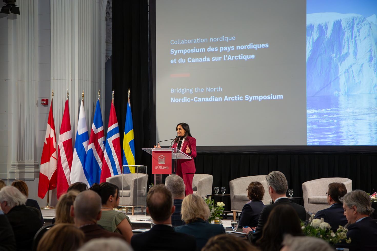 Honourable Anita Anand, ministre des Affaires étrangères du Canada, lors du Symposium nordique et arctique canadien de l'Université d'Ottawa, qui s'est tenu à l'Université d'Ottawa le 28 janvier 2026.