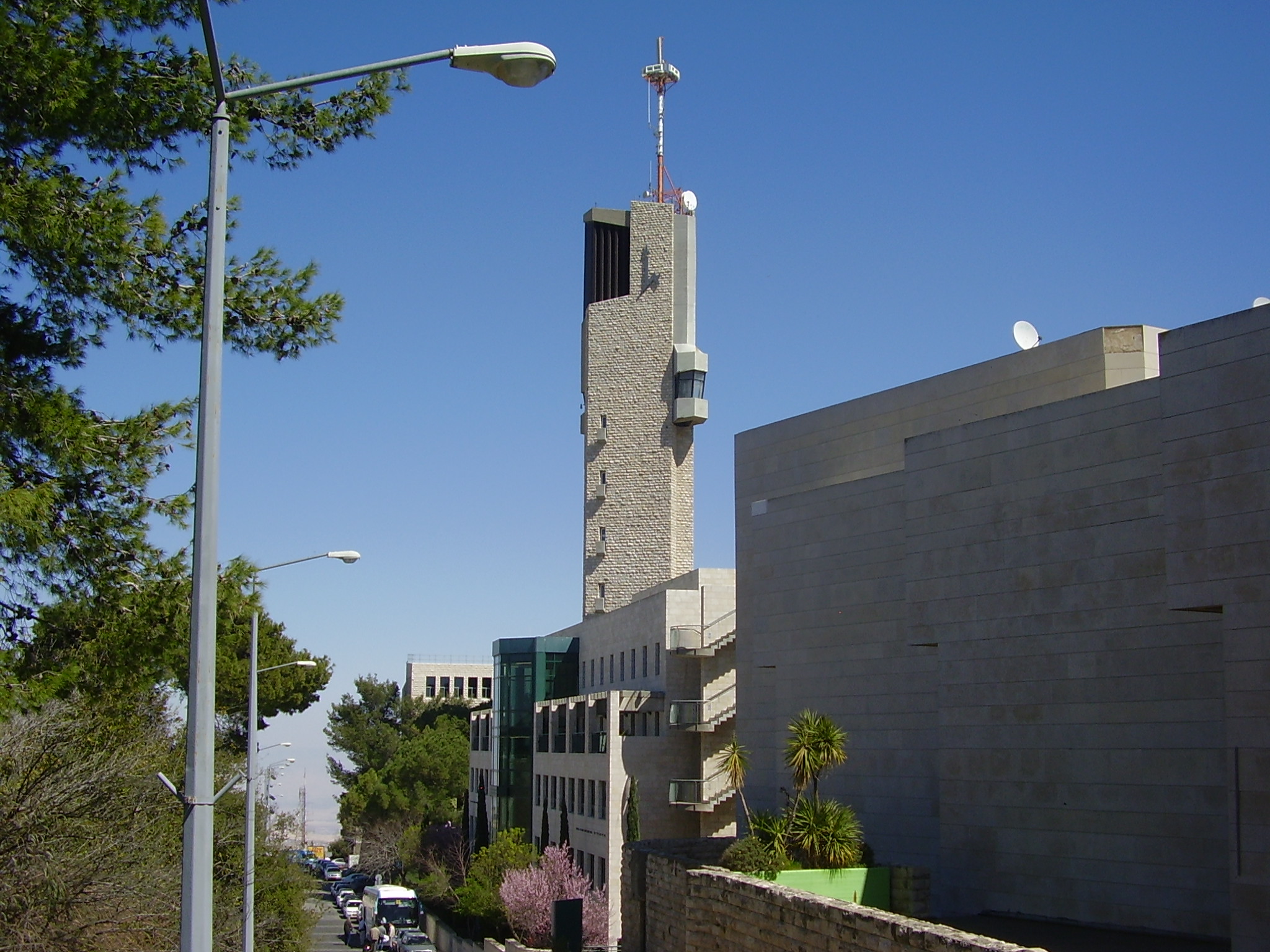 Université hébraïque, photo par Avishai Teicher via http://www.pikiwiki.org.il/?action=gallery&img_id=12186  