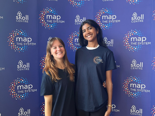 Lily Kuruvilla et Eve Young