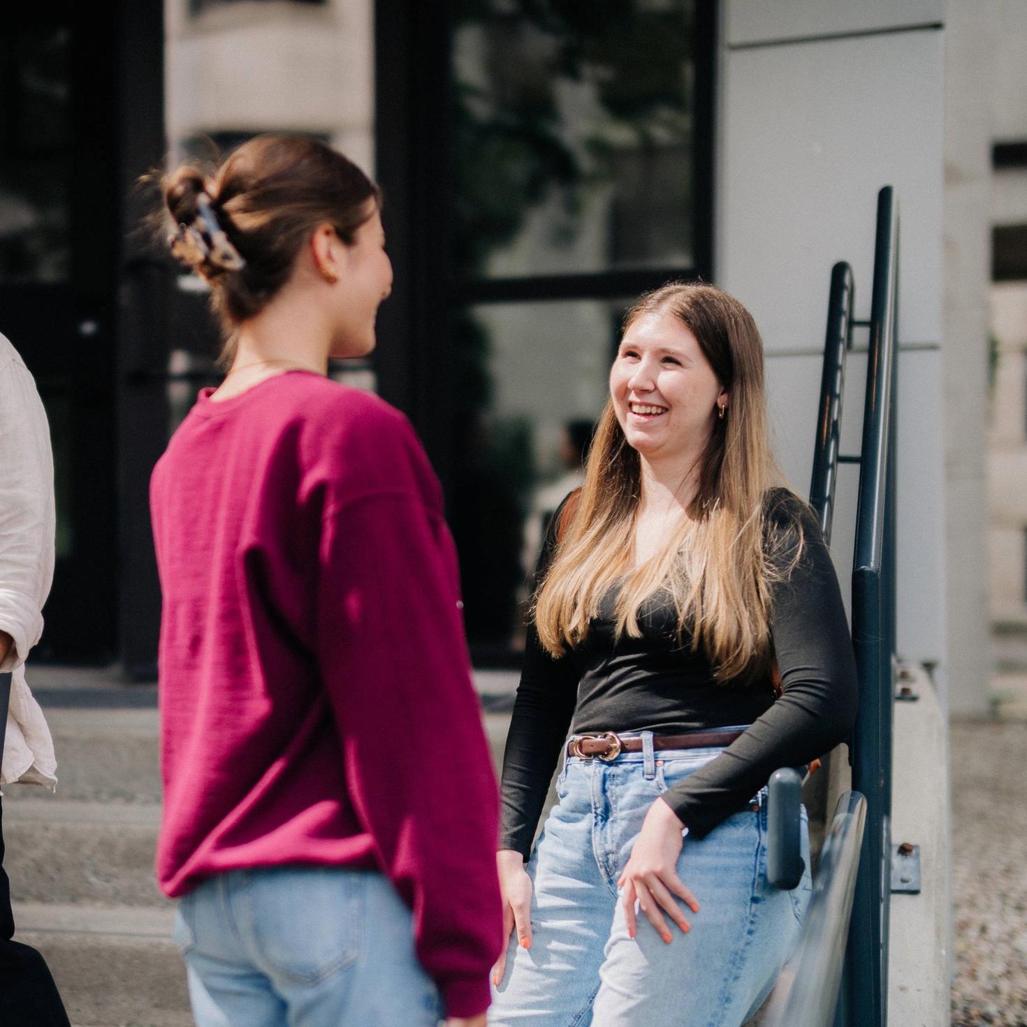 faculty of arts student chatting