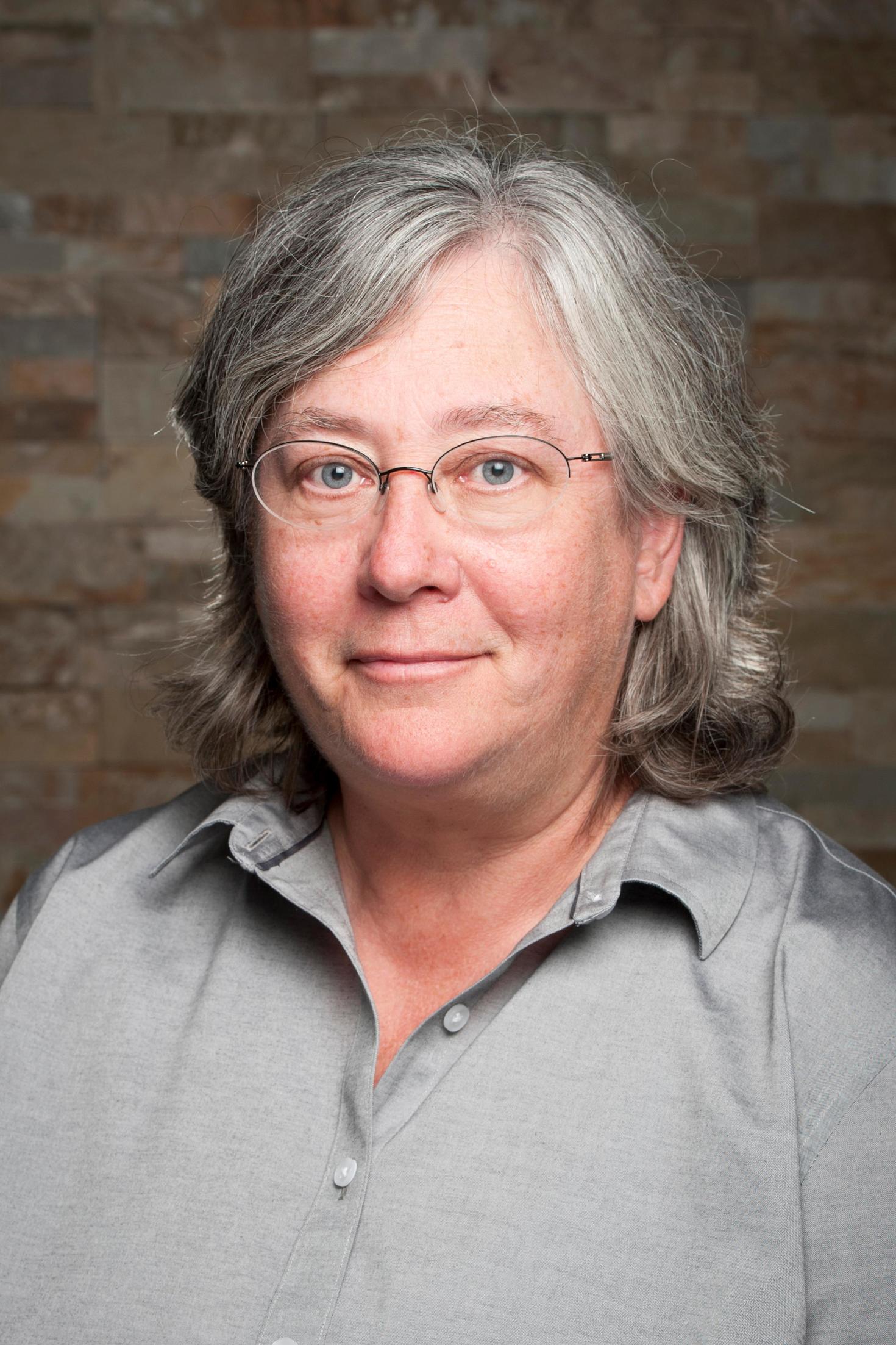 Headshot of Tracy Crowe