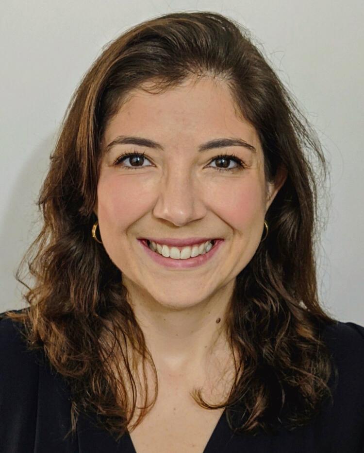 Headshot of Pina Di Nuovo