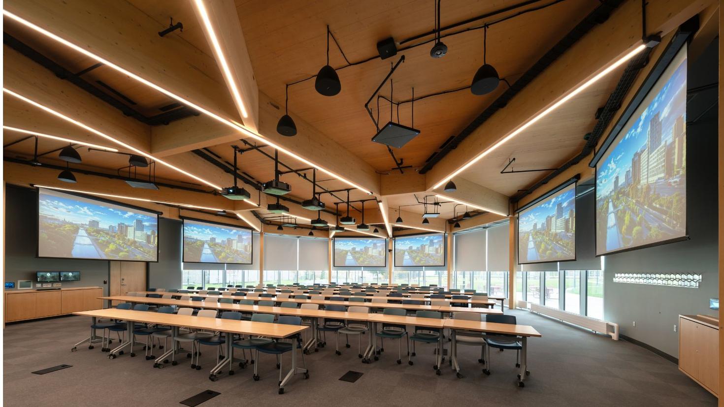 Big classroom at 200 Lees campus
