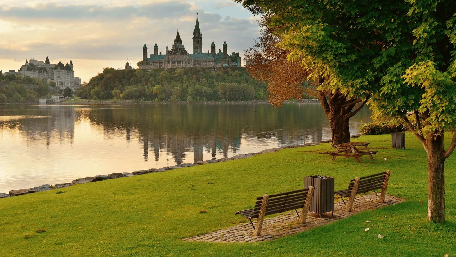 Benches on the shore of the Rideau canal